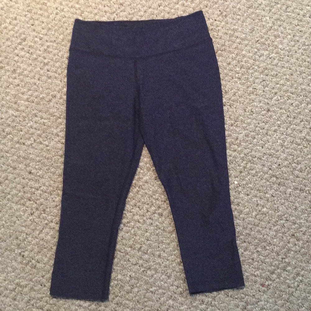 Nike legendary training crops medium